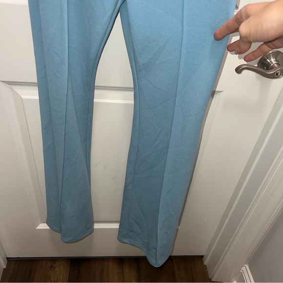 Elliatt Zienna One-Shoulder Jumpsuit - Picture 11 of 11